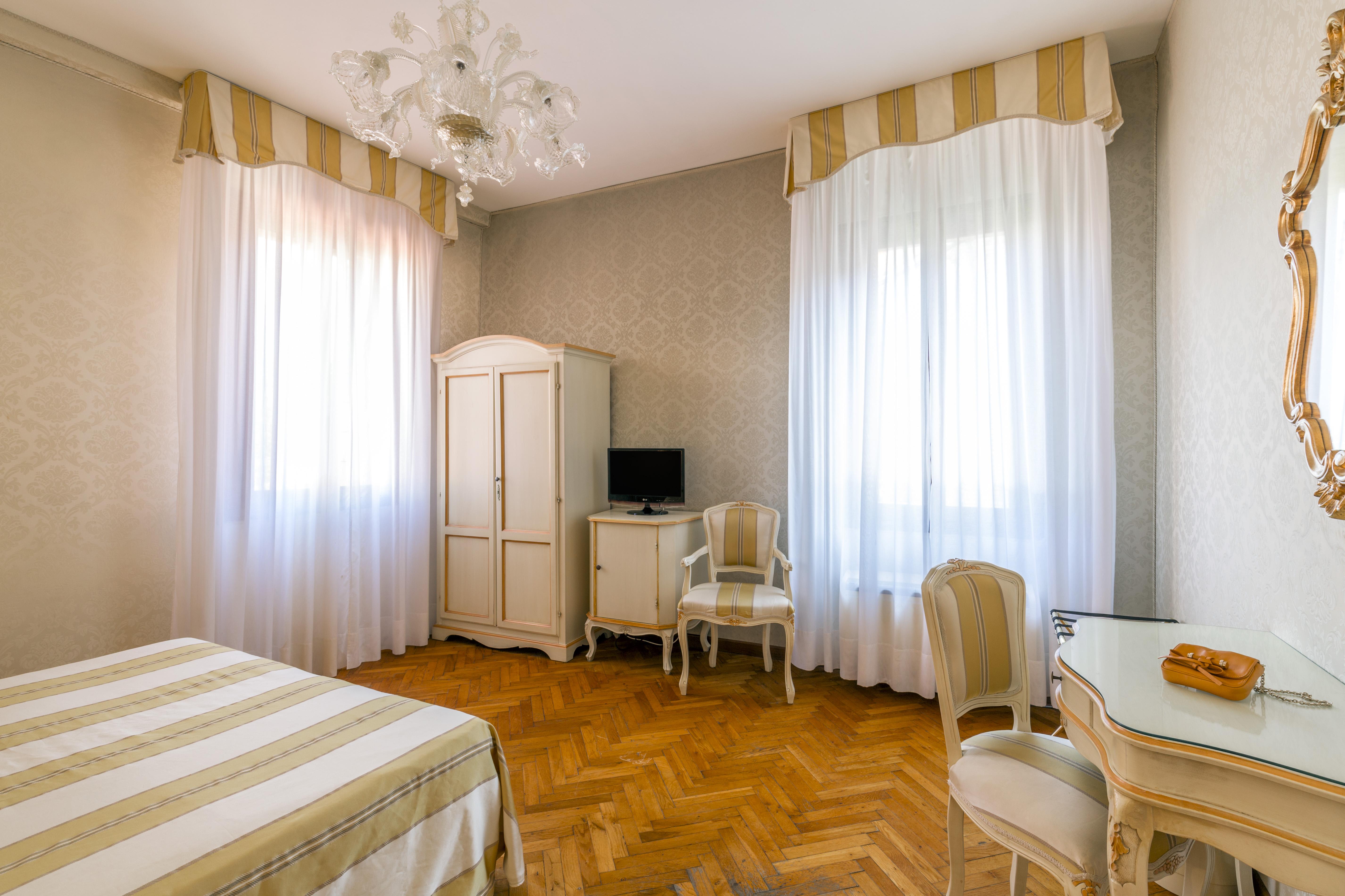Guest house Palazzo Guardi 3*